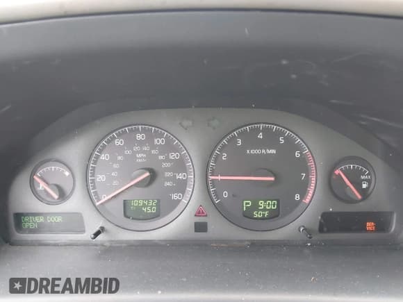 ✅ 2001 Volvo V70 • VIN: YV1SW61R412105454 • Lot: 43804899. Listed on IAAI with 109,432 mi. Free auction sales archive from the USA and detailed vehicle history report at DreamBid. Image 7.