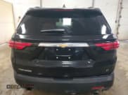 ✅ 2023 Chevrolet Traverse LT • VIN: 1GNERHKW0PJ226157 • Lot: 68549424. Wystawiony na Copart z przebiegiem 17 220 mil. Bezpłatny archiwum sprzedaży aukcyjnych z USA i szczegółowy raport historii pojazdu na DreamBid. Zdjęcie 6.