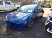 ✅ 2021 Tesla Model 3 Standard Range Plus • VIN: 5YJ3E1EA2MF087140 • Lot: 41689033. Wystawiony na IAAI z przebiegiem 27 755 mil. Bezpłatny archiwum sprzedaży aukcyjnych z USA i szczegółowy raport historii pojazdu na DreamBid. Zdjęcie 2.
