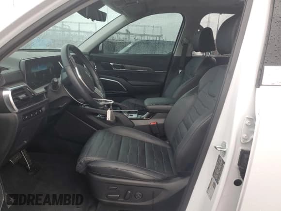 ✅ 2023 Kia Telluride SX Prestige X-Line • VIN: 5XYP5DGC9PG365045 • Lot: 83581854. Wystawiony na Copart z przebiegiem 15 899 mil. Bezpłatny archiwum sprzedaży aukcyjnych z USA i szczegółowy raport historii pojazdu na DreamBid. Zdjęcie 7.