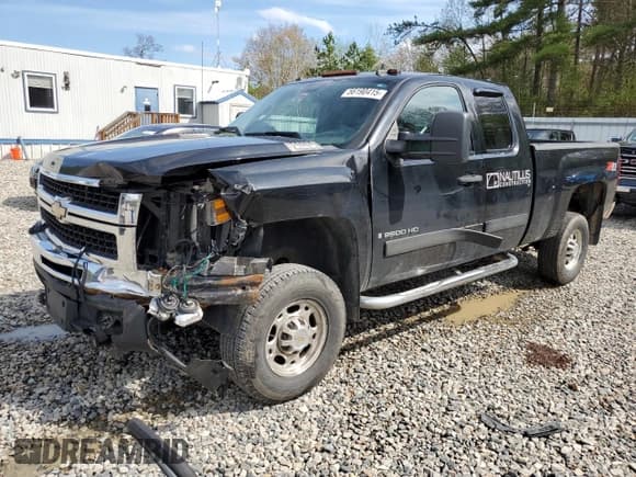 ✅ 2008 Chevrolet Silverado 2500HD 1LT • VIN: 1GCHK29KX8E175321 • Lot: 56190415. Wystawiony na Copart z przebiegiem 135 748 mil. Bezpłatny archiwum sprzedaży aukcyjnych z USA i szczegółowy raport historii pojazdu na DreamBid. Zdjęcie 1.