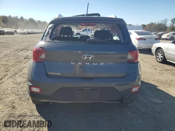 ✅ 2024 Hyundai Venue Limited • VIN: KMHRC8A34RU298687 • Lot: 77644094. Listed on Copart with 33,437 mi. Free auction sales archive from the USA and detailed vehicle history report at DreamBid. Image 6.