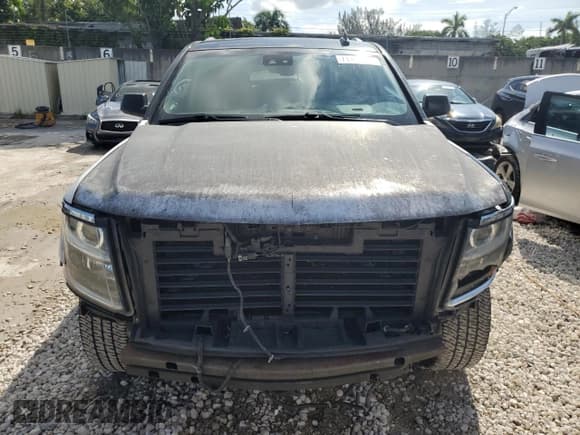 ✅ 2018 Chevrolet Suburban LT • VIN: 1GNSKHKC2JR356656 • Lot: 71422214. Wystawiony na Copart z przebiegiem 58 970 mil. Bezpłatny archiwum sprzedaży aukcyjnych z USA i szczegółowy raport historii pojazdu na DreamBid. Zdjęcie 5.