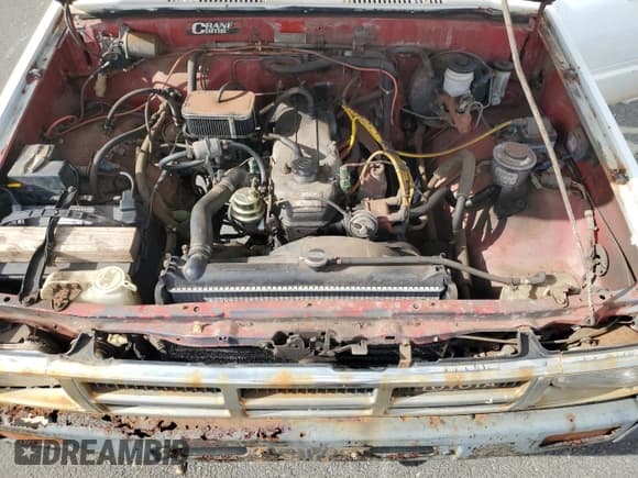 ✅ 1984 Toyota Pickup • VIN: JT4RN66S3E0001431 • Lot: 62157365. Listed on Copart with 111,014 mi. Free auction sales archive from the USA and detailed vehicle history report at DreamBid. Image 11.