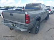 ✅ 2006 Chevrolet Silverado 2500HD LT3 • VIN: 1GCHK23D46F190611 • Лот: 42600708. Опубликован ранее на IAAI с пробегом Не указан. Бесплатный доступ к архиву аукционных продаж из США и подробный отчёт об истории автомобиля на DreamBid. Изображение 4.