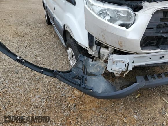 ✅ 2017 Ford Transit XL • VIN: 1FBZX2ZM9HKA23477 • Lot: 67257175. Wystawiony na Copart z przebiegiem 123 917 mil. Bezpłatny archiwum sprzedaży aukcyjnych z USA i szczegółowy raport historii pojazdu na DreamBid. Zdjęcie 13.