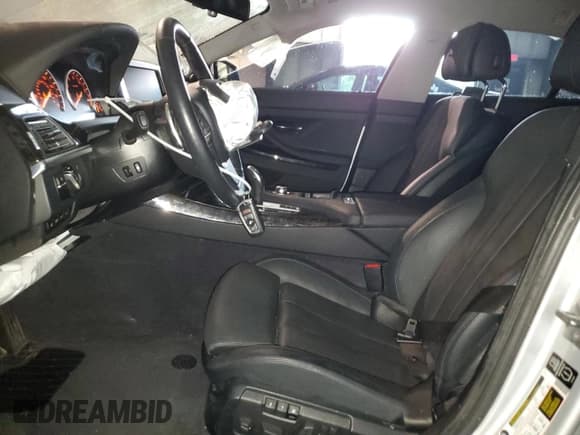 ✅ 2014 BMW 6 Series 640i • VIN: WBA6A0C5XEDZ04661 • Lot: 86338574. Wystawiony na Copart z przebiegiem 43 512 mil. Bezpłatny archiwum sprzedaży aukcyjnych z USA i szczegółowy raport historii pojazdu na DreamBid. Zdjęcie 7.