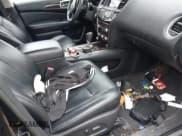 ✅ 2015 Nissan Pathfinder S • VIN: 5N1AR2MM2FC721037 • Lot: 41190882. Wystawiony na IAAI z przebiegiem 90 414 mil. Bezpłatny archiwum sprzedaży aukcyjnych z USA i szczegółowy raport historii pojazdu na DreamBid. Zdjęcie 5.