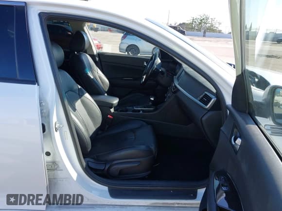 ✅ 2020 Kia Optima EX Premium • VIN: 5XXGU4L12LG398037 • Lot: 43347164. Wystawiony na IAAI z przebiegiem 116 750 mil. Bezpłatny archiwum sprzedaży aukcyjnych z USA i szczegółowy raport historii pojazdu na DreamBid. Zdjęcie 5.