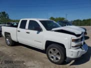 ✅ 2017 Chevrolet Silverado 1500 Custom • VIN: 1GCRCPEH9HZ282118 • Lot: 58127325. Wystawiony na Copart z przebiegiem 153 813 mil. Bezpłatny archiwum sprzedaży aukcyjnych z USA i szczegółowy raport historii pojazdu na DreamBid. Zdjęcie 4.
