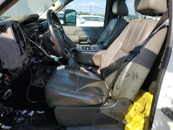 ✅ 2009 Chevrolet Silverado 2500HD • VIN: 1GCHC44669F170731 • Lot: 66912514. Wystawiony na Copart z przebiegiem Nie podano. Bezpłatny archiwum sprzedaży aukcyjnych z USA i szczegółowy raport historii pojazdu na DreamBid. Zdjęcie 7.