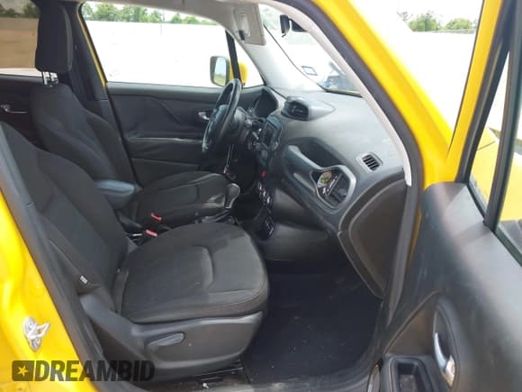 ✅ 2017 Jeep Renegade Latitude • VIN: ZACCJABB9HPG35478 • Lot: 42576406. Listed on IAAI with 95,518 mi. Free auction sales archive from the USA and detailed vehicle history report at DreamBid. Image 5.