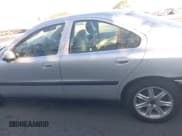 ✅ 2002 Volvo S60 • VIN: YV1RS61R622200464 • Lot: 41105829. Wystawiony na IAAI z przebiegiem 94 314 mil. Bezpłatny archiwum sprzedaży aukcyjnych z USA i szczegółowy raport historii pojazdu na DreamBid. Zdjęcie 14.