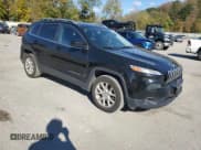✅ 2017 Jeep Cherokee Latitude • VIN: 1C4PJLCBXHW644477 • Lot: 86299595. Wystawiony na Copart z przebiegiem 123 838 mil. Bezpłatny archiwum sprzedaży aukcyjnych z USA i szczegółowy raport historii pojazdu na DreamBid. Zdjęcie 4.