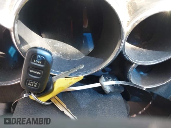 ✅ 2007 Pontiac Vibe • VIN: 5Y2SL65827Z415392 • Lot: 43010250. Listed on IAAI with 214,019 mi. Free auction sales archive from the USA and detailed vehicle history report at DreamBid. Image 11.