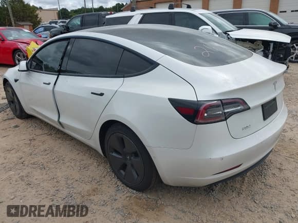 ✅ 2021 Tesla Model 3 Standard Range Plus • VIN: 5YJ3E1EA8MF911402 • Lot: 43363290. Wystawiony na IAAI z przebiegiem 72 787 mil. Bezpłatny archiwum sprzedaży aukcyjnych z USA i szczegółowy raport historii pojazdu na DreamBid. Zdjęcie 3.