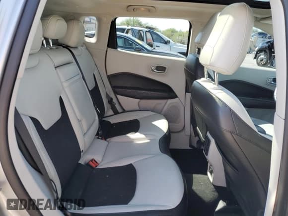 ✅ 2019 Jeep Compass Latitude • VIN: 3C4NJCBB4KT706266 • Lot: 80528075. Listed on Copart with 142,410 mi. Free auction sales archive from the USA and detailed vehicle history report at DreamBid. Image 11.