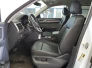 ✅ 2023 Volkswagen Atlas SE • VIN: 1V2HR2CA1PC530218 • Lot: 84981775. Wystawiony na Copart z przebiegiem 35 601 mil. Bezpłatny archiwum sprzedaży aukcyjnych z USA i szczegółowy raport historii pojazdu na DreamBid. Zdjęcie 7.