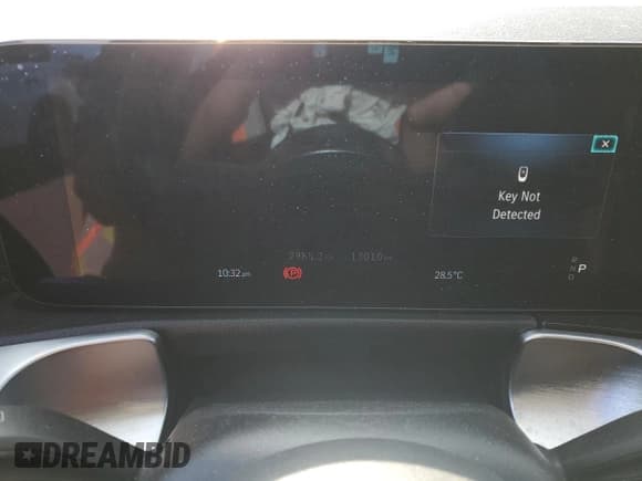 ✅ 2025 Mercedes-Benz GLB 250 • VIN: W1N4M4HB4SW401532 • Lot: 71653535. Listed on Copart with 13,010 mi. Free auction sales archive from the USA and detailed vehicle history report at DreamBid. Image 9.