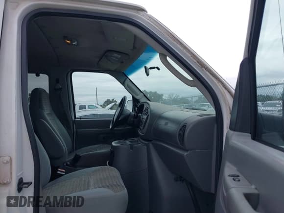 ✅ 2004 Ford Econoline Passenger XL • VIN: 1FBSS31L74HA31495 • Lot: 41442985. Listed on IAAI with 522,027 mi. Free auction sales archive from the USA and detailed vehicle history report at DreamBid. Image 5.