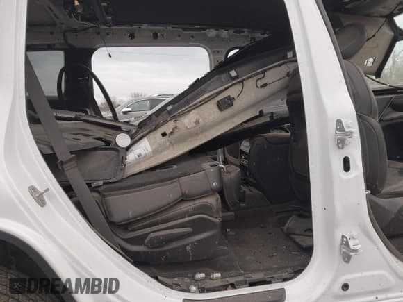 ✅ 2022 Jeep Grand Cherokee Overland • VIN: 1C4RJKDG2N8561607 • Lot: 41270674. Listed on IAAI with Not provided. Free auction sales archive from the USA and detailed vehicle history report at DreamBid. Image 8.