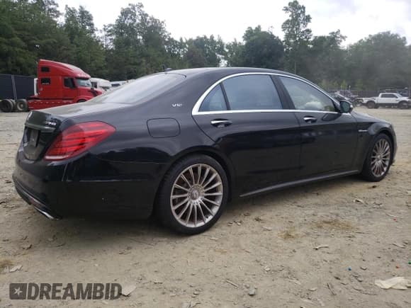 ✅ 2015 Mercedes-Benz S • VIN: WDDUG7KBXFA171965 • Lot: 65049664. Wystawiony na Copart z przebiegiem Nie podano. Bezpłatny archiwum sprzedaży aukcyjnych z USA i szczegółowy raport historii pojazdu na DreamBid. Zdjęcie 3.