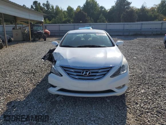✅ 2013 Hyundai Sonata SE • VIN: 5NPEC4AC6DH638453 • Lot: 69163314. Listed on Copart with 163,968 mi. Free auction sales archive from the USA and detailed vehicle history report at DreamBid. Image 5.