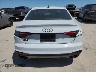 ✅ 2023 Audi S4 Premium Plus • VIN: WAUB4AF40PA013913 • Lot: 47584844. Wystawiony na Copart z przebiegiem 21 829 mil. Bezpłatny archiwum sprzedaży aukcyjnych z USA i szczegółowy raport historii pojazdu na DreamBid. Zdjęcie 6.