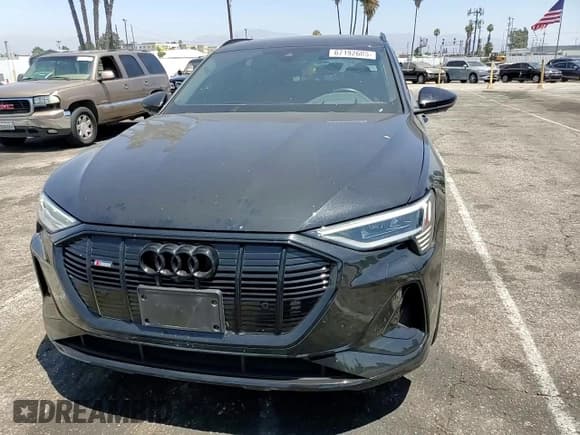 ✅ 2022 Audi e-tron Chronos • VIN: WA1VABGE6NB039617 • Лот: 67192605. Опубликован ранее на Copart с пробегом 39 123 миль. Бесплатный доступ к архиву аукционных продаж из США и подробный отчёт об истории автомобиля на DreamBid. Изображение 14.