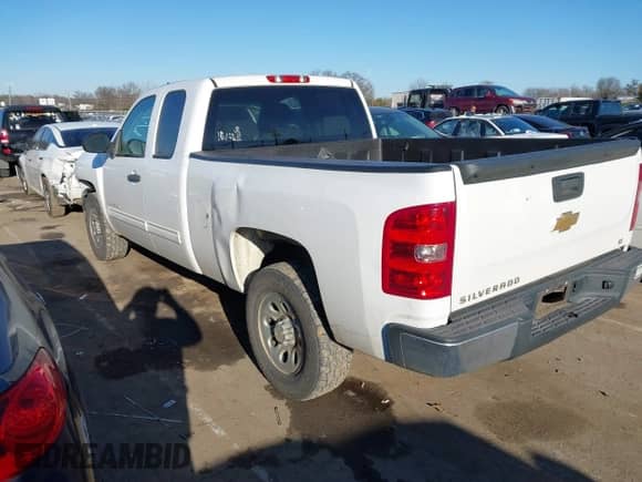 2013 Chevrolet Silverado 1500 LT with VIN 1GCRCSEA4DZ325537, listed as a IAAI auction lot 41405635 with 182,285 mi miles and . Bid and sale history available at DreamBid. Image 3.