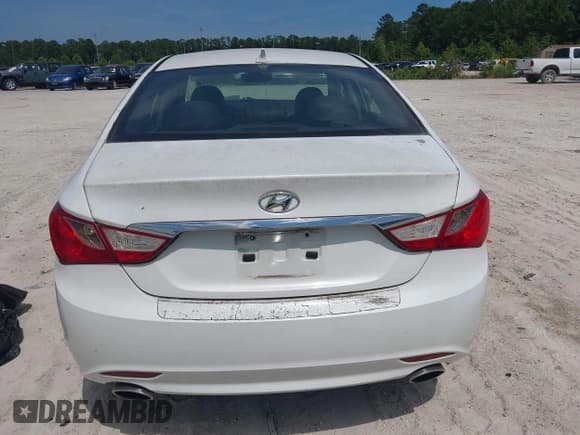 ✅ 2011 Hyundai Sonata SE • VIN: 5NPEC4AC7BH301707 • Lot: 42503643. Listed on IAAI with 121,388 mi. Free auction sales archive from the USA and detailed vehicle history report at DreamBid. Image 4.