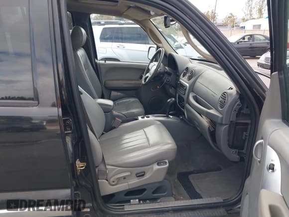 ✅ 2006 Jeep Liberty Limited • VIN: 1J4GL58K06W256275 • Lot: 43642044. Listed on IAAI with 176,361 mi. Free auction sales archive from the USA and detailed vehicle history report at DreamBid. Image 8.