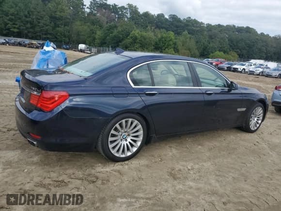 ✅ 2010 BMW 7 Series 750Li xDrive • VIN: WBAKC8C53ACY68481 • Lot: 81613255. Listed on Copart with 138,949 mi. Free auction sales archive from the USA and detailed vehicle history report at DreamBid. Image 3.