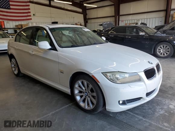 ✅ 2011 BMW 3 Series 328i xDrive • VIN: WBAPK5G54BNN29591 • Lot: 69872565. Listed on Copart with 53,502 mi. Free auction sales archive from the USA and detailed vehicle history report at DreamBid. Image 4.