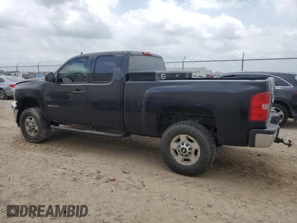 ✅ 2011 Chevrolet Silverado 2500HD LT • VIN: 1GC2CXCG3BZ403129 • Lot: 57360764. Wystawiony na Copart z przebiegiem 122 817 mil. Bezpłatny archiwum sprzedaży aukcyjnych z USA i szczegółowy raport historii pojazdu na DreamBid. Zdjęcie 2.