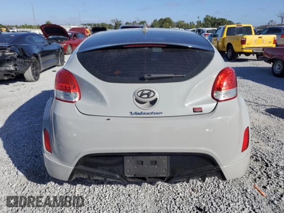 ✅ 2013 Hyundai Veloster w/Black Int • VIN: KMHTC6AD5DU128883 • Lot: 90024835. Wystawiony na Copart z przebiegiem 75 795 mil. Bezpłatny archiwum sprzedaży aukcyjnych z USA i szczegółowy raport historii pojazdu na DreamBid. Zdjęcie 6.