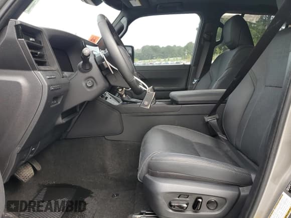 ✅ 2024 Lexus GX 550 Premium • VIN: JTJTBCDX8R5004245 • Lot: 67476965. Wystawiony na Copart z przebiegiem 7 330 mil. Bezpłatny archiwum sprzedaży aukcyjnych z USA i szczegółowy raport historii pojazdu na DreamBid. Zdjęcie 7.