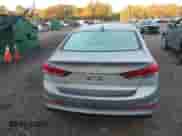 2017 Hyundai Elantra SE z VIN 5NPD84LF9HH046782, wystawiony jako IAAI lot #43357114 z przebiegiem 100 895 mil mil oraz . Historia ofert i sprzedaży dostępna na DreamBid. Obrazek 16.