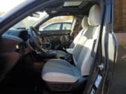 ✅ 2023 Mazda MX-30 Premium Plus • VIN: JM1DRADBXP0200211 • Lot: 77109834. Wystawiony na Copart z przebiegiem 10 778 mil. Bezpłatny archiwum sprzedaży aukcyjnych z USA i szczegółowy raport historii pojazdu na DreamBid. Zdjęcie 7.