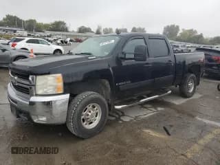 ✅ 2007 Chevrolet Silverado 2500HD 2LT • VIN: 1GCHK23647F512389 • Лот: 86171205. Опубликован ранее на Copart с пробегом 139 557 миль. Бесплатный доступ к архиву аукционных продаж из США и подробный отчёт об истории автомобиля на DreamBid. Изображение 1.