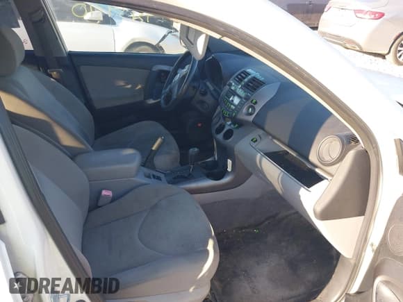 ✅ 2007 Toyota RAV4 Limited • VIN: JTMBD31V375067553 • Lot: 43139310. Wystawiony na IAAI z przebiegiem 203 151 mil. Bezpłatny archiwum sprzedaży aukcyjnych z USA i szczegółowy raport historii pojazdu na DreamBid. Zdjęcie 5.