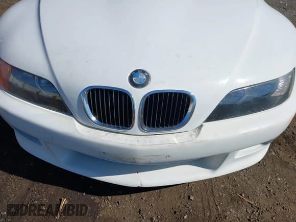 ✅ 2000 BMW Z3 2.8 • VIN: 4USCH3349YLF71113 • Lot: 42623001. Wystawiony na IAAI z przebiegiem 133 873 mil. Bezpłatny archiwum sprzedaży aukcyjnych z USA i szczegółowy raport historii pojazdu na DreamBid. Zdjęcie 6.