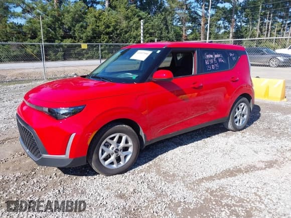 ✅ 2025 Kia Soul LX • VIN: KNDJ23AUXS7261521 • Lot: 43597590. Listed on IAAI with 11,974 mi. Free auction sales archive from the USA and detailed vehicle history report at DreamBid. Image 17.