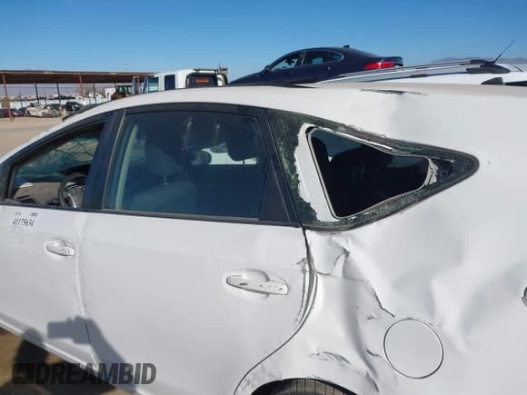 ✅ 2015 Toyota Prius Two • VIN: JTDZN3EUXFJ034701 • Лот: 41175634. Опубликован ранее на IAAI с пробегом Не указан. Бесплатный доступ к архиву аукционных продаж из США и подробный отчёт об истории автомобиля на DreamBid. Изображение 19.