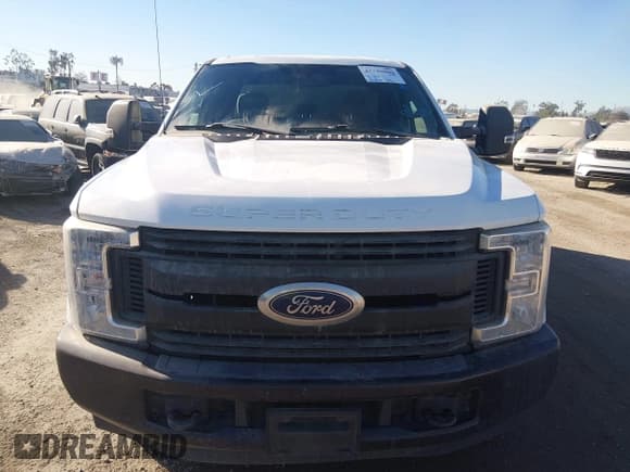 ✅ 2019 Ford F-250 XL • VIN: 1FT7X2A69KEE24081 • Lot: 43545008. Listed on IAAI with 177,639 mi. Free auction sales archive from the USA and detailed vehicle history report at DreamBid. Image 11.