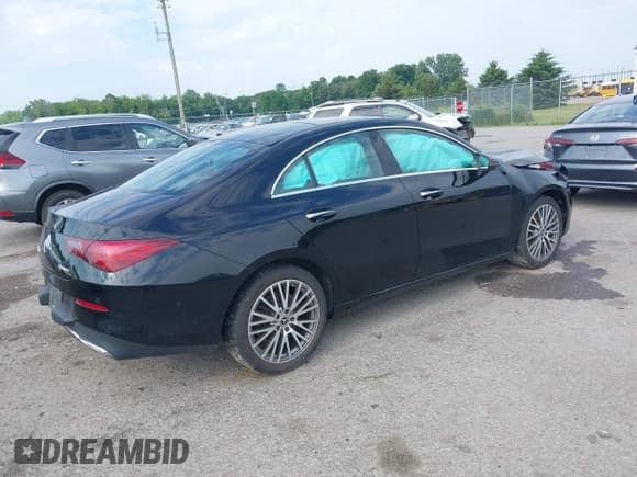 ✅ 2025 Mercedes-Benz CLA 250 • VIN: W1K5J4HB5SN511974 • Lot: 42649441. Wystawiony na IAAI z przebiegiem 18 269 mil. Bezpłatny archiwum sprzedaży aukcyjnych z USA i szczegółowy raport historii pojazdu na DreamBid. Zdjęcie 4.