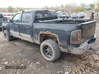 2010 Chevrolet Silverado 1500 LT z VIN 3GCXKSE22AG251288, wystawiony jako IAAI lot #43569916 z przebiegiem 192 217 mil mil oraz . Historia ofert i sprzedaży dostępna na DreamBid. Obrazek 3.