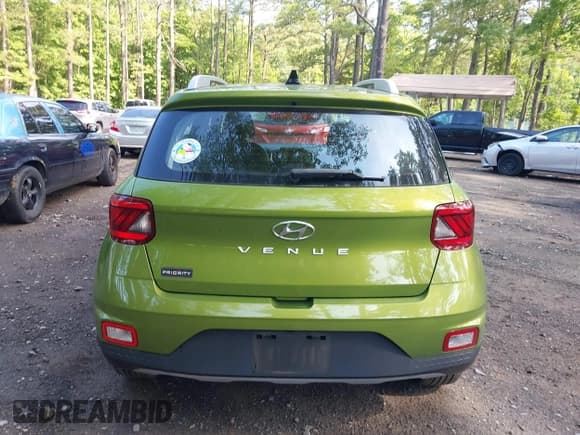 ✅ 2022 Hyundai Venue SEL • VIN: KMHRC8A31NU178646 • Lot: 42457150. Listed on IAAI with 19,738 mi. Free auction sales archive from the USA and detailed vehicle history report at DreamBid. Image 16.