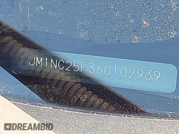 ✅ 2006 Mazda MX-5 Miata Touring • VIN: JM1NC25F360102939 • Lot: 41194656. Wystawiony na IAAI z przebiegiem 83 592 mil. Bezpłatny archiwum sprzedaży aukcyjnych z USA i szczegółowy raport historii pojazdu na DreamBid. Zdjęcie 9.