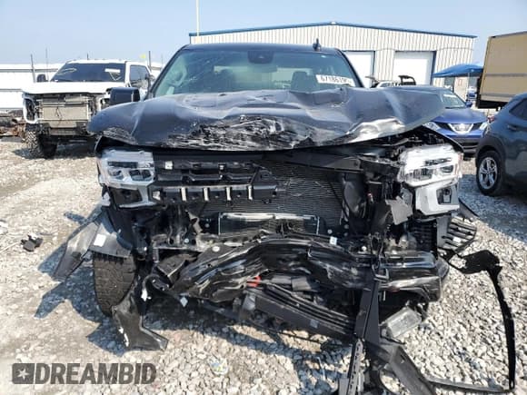 ✅ 2022 Chevrolet Silverado 1500 LT Trail Boss • VIN: 3GCUDFET1NG689741 • Lot: 67186195. Wystawiony na Copart z przebiegiem 32 376 mil. Bezpłatny archiwum sprzedaży aukcyjnych z USA i szczegółowy raport historii pojazdu na DreamBid. Zdjęcie 5.